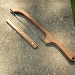 Cuchillos de pan con arco de madera dura y protector magnético de hoja: rebanador de pan, calidad heredada, hoja de acero inoxidable, suministros para el hogar, idea de regalo