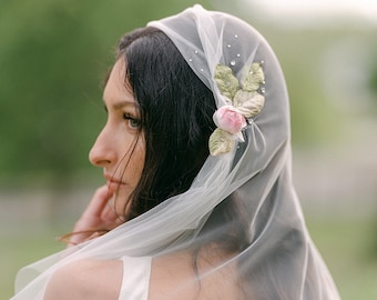 Juliet Cap Veil, Wedding Veil, Bridal Veil, Flower Veil, Fingertip Veil, Peony Veil, Rose Veil, Floral Veil, Juliet Cap, Flower Hairpiece