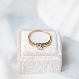14k Gelb und Weißgold Art Deco Diamant-Verlobungsring, 1920er Jahre, Vintage-Engagment, Diamant-Verlobung, Antiker Ring, ERLE Bild 5