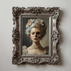 Stampa di ritratto di scheletro in stile rococò revival, nobildonna surreale femminile di Halloween con maschera in filigrana dorata e capelli di perle, arte digitale di moda gotica