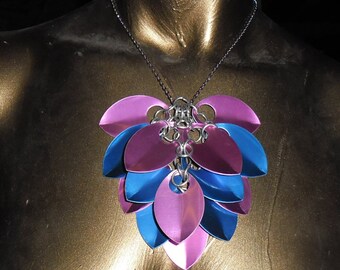 Reversible Blue & Pink Scail chainmail necklcace + FREE BONUS: laser-cut necklace