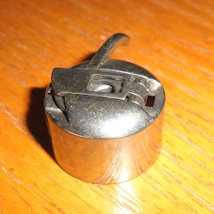 Bobbin Case Holder for Singer Kenmore Babylock Brother Janome Husqvarna Pfaff