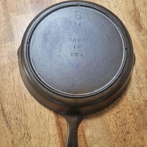 Three Notch Lodge Cast Iron #8 Skillet, Vintage, Primitive, Rare Find