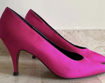 Vintage fuchsiafärgade Fendi pumps från 80-talet