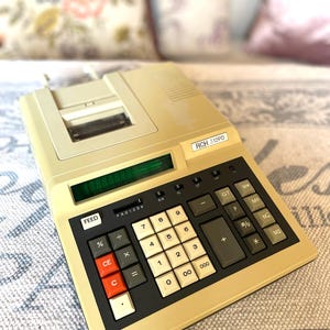 Electronic vintage calculator