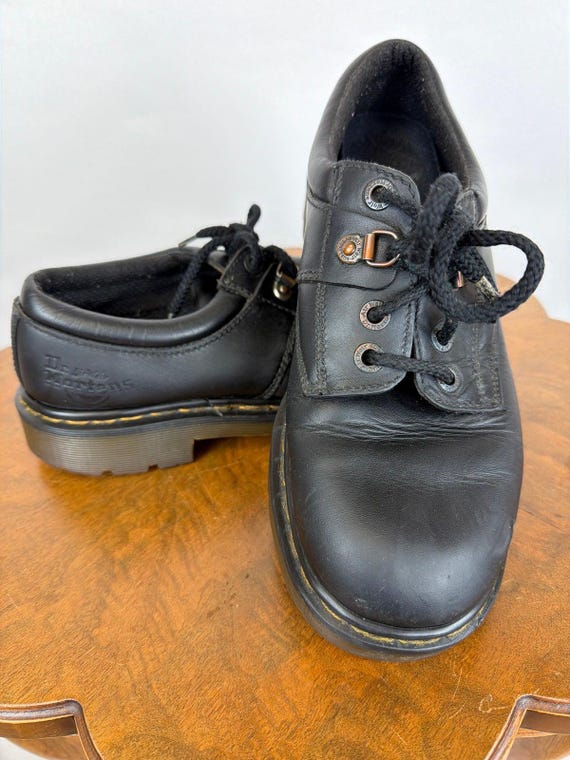 Dr. Martens, Vintage Dr. Martens Made in England Black Leather 3-Eye Padded Oxford Men's Size 8