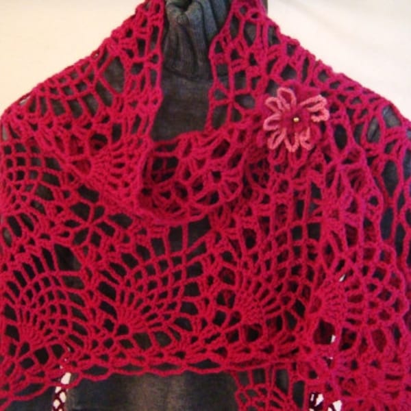 Patrón de chal de crochet con encaje de piñas en pdf