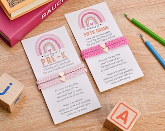 Regalo perfecto para el primer día de jardín de infantes, juego de pulseras tejidas con forma de corazón para el regreso a clases, juego de pulseras para mamá y yo, juego de pulseras familiares tejidas