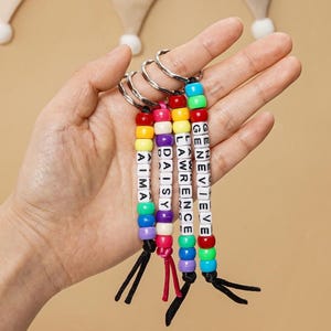 Porte-clés avec nom personnalisé en perles, Cadeau enseignant pour enfants, Bijoux de sac, Lanière enseignant, Cadeau de fin d'année, Cadeaux de rentrée