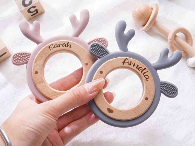 Anillos de dentición personalizados para bebés, mordedor de silicona con nombre personalizado, juguete sensorial de anillo de madera, anillo de dentición de silicona grabado, regalo para recién nacidos imagen 14