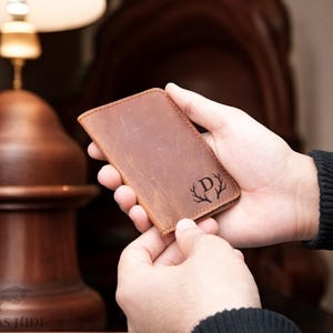 Slanke leren kaarthouder, gepersonaliseerde portemonnee, kerstcadeau, handgemaakt, jubileumcadeau, minimalistische portemonnee voorvak, voor hem heren