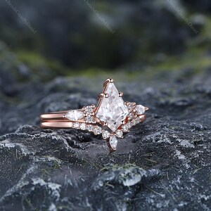 Moissanite Stacking Ring Set Kite Moissanite Ring Rhombus Shape Ring Rose Gold Women V Shape Ring Customized High Quality Ring Set Her Gift