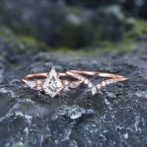 Moissanite Stacking Ring Set Kite Moissanite Ring Rhombus Shape Ring Rose Gold Women V Shape Ring Customized High Quality Ring Set Her Gift