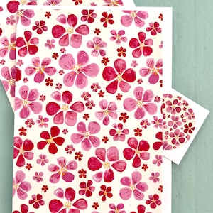 Conjunto de dois cartões A6 em branco, envelopes e adesivos combinando - ‘flores cor de rosa’ intitulado “Esperança de um novo começo”.
