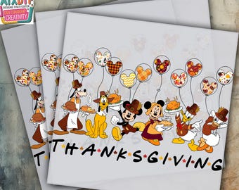 Pode incluir: Um design de transferência térmica com tema de Ação de Graças com Mickey Mouse, Minnie Mouse, Pateta, Pluto, Donald Duck e Daisy Duck. Os personagens estão segurando balões com designs de outono e as palavras "THANKSGIVING" estão impressas abaixo.