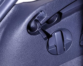 Set of 2 locking clips for Audi Q3 trunk curtain