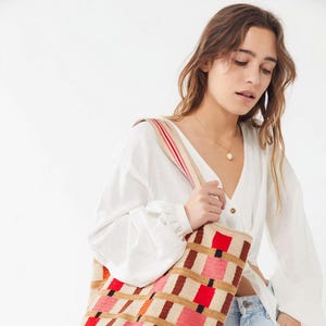 Borsa tote Wayuu realizzata a mano in stile colombiano, realizzata all'uncinetto, dal design esclusivo, per l'uso quotidiano, artigianato unico, resistente e vibrante.