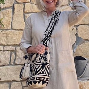 Wayuu bag handmade best selling exclusive design beige and black original Colombian mochila crochet shoulder shopper bag basket bucket