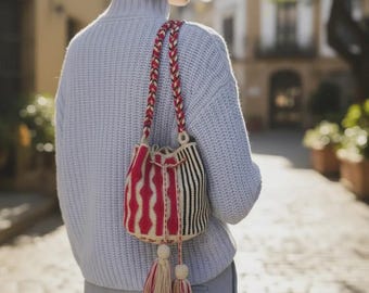 Handmade Wayuu Crossbody Small Bag: Geometric Crochet, Colombian Mochila