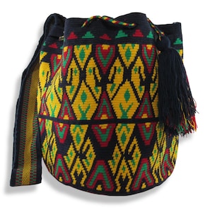 Handmade Wayuu Mochila Bag: Single Thread Colombian Crochet