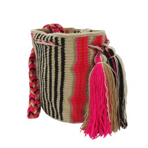 Wayuu bag Medium size geometric design handmade exclusive original Colombian mochila bag crochet shoulder bag nature inspired tassels