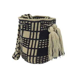 Wayuu bag small size geometric design handmade with exclusive original bag Colombian mochila crochet shoulder bag nature inspired tassels