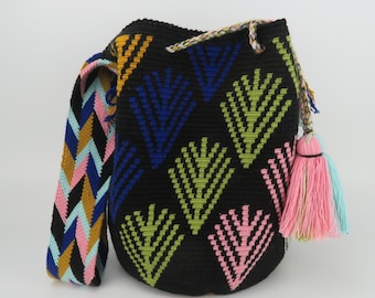 Handwoven Wayuu Mochila Bag: Colombian Crochet Shoulder Bag, Ethnic Design