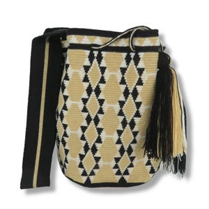 Handmade Wayuu Mochila Bag: Single Thread Colombian Crochet