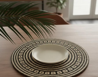Jogo de 4 jogos americanos Wayuu trançados à mão em palmeira Iraca, estilo boho para decoração de mesa.