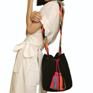 Wayuu bag handmade plain colour exclusive basket gift original Colombian mochila crochet shoulder shopper bag bucket unicolor black and more