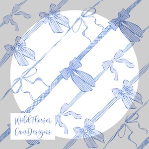 Könnte beinhalten: Aquarell-Illustration von blauen Schleifen und Bändern auf grauem Hintergrund. Die Schleifen weisen verschiedene Muster auf, darunter Streifen und Vichy. Der Text "Wild Flower Can Designs" ist unten links zu sehen.
