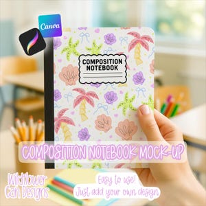 Peut inclure: Un cahier de composition avec une couverture blanche ornée d'un motif de palmiers roses et jaunes, de coquillages et de nœuds. Le cahier porte l'inscription "COMPOSITION NOTEBOOK" sur le devant. L'image comprend également les logos des applications Canva et Procreate.
