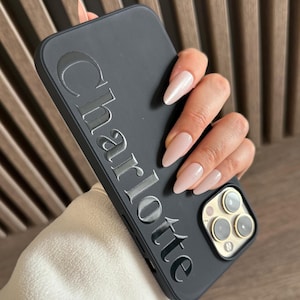 Aangepaste siliconen iPhone-hoes met 3D-reliëf glanzende print | Op maat gemaakte reliëfhoes | Monogram-hoesje cadeau voor haar/hem iPhone 16,15,14,13,12 Pro Max