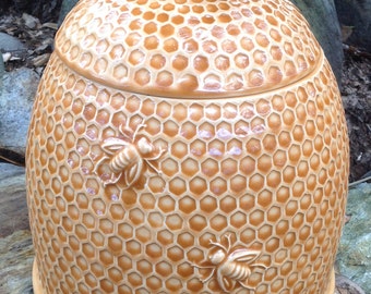 Cookie jar, bee hive, Amber, ceramic, made in USA, handmade, bee skep, honey bee cookie jar