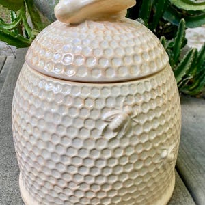 Cookie jar, bee hive, bee skep, matte, yellow, natural yellow, ceramic, made in USA, handmade