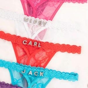 Tanga personalizada con dijes de plata, tanga con nombre personalizado, regalo de aniversario