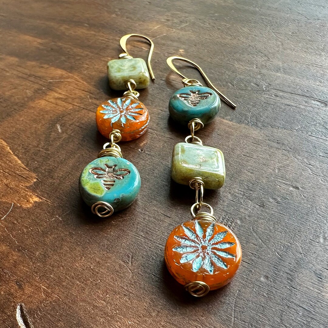 Raspberry Glitter Old Style Bee Earrings