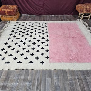 BENI OURAIN RUG, White & Pink Moroccan Rug, Custom Size Decorative Berber Rug, Dotted Handmade Area Rug, High-Quality Wool Moroccan Carpet