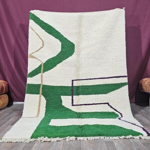 DELIGHTFUL BENIOURAIN CARPET, Moroccan Custom-Made Rug, Berber Rug, Unique Green and White Rug, Handmade Wool Rug, Abstract Rug, Area Rug.