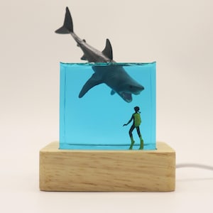 Scuba Diver Night Light,Shark Resin Lamp,Ocean Epoxy Resin Night Light,Blue Ocean Lamp,Unique Craft,Whale Home Decor,Handmade Christmas Gift