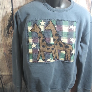Upcycled Giraffe Sweatshirt L - Reworked Crewneck
