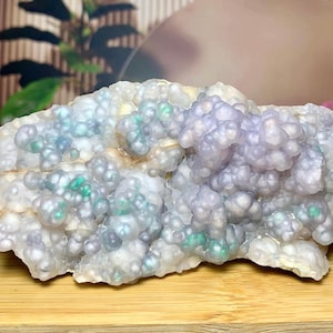 Espécimen mineral de calcedonia blanca botrioidal de Indonesia - Formación de burbujas naturales - Cristal curativo coleccionable (92 x 50 x 14 mm)