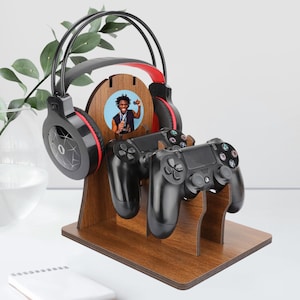 Personalized Wood Stand and Charging Station Gaming Controllers - Gift for Gamers