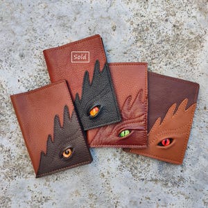 Étui passeport en cuir véritable brun rougeâtre pour documents Dragon Face, cadeau personnalisé