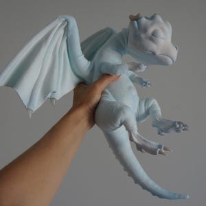 Babybrn dragon blue