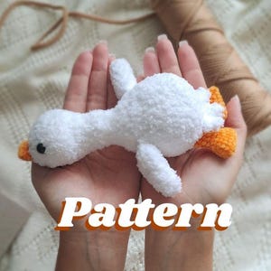 Pattern Crochet Little Plush Goose, Tutorial Baby Goose, Cute Plush Toy
