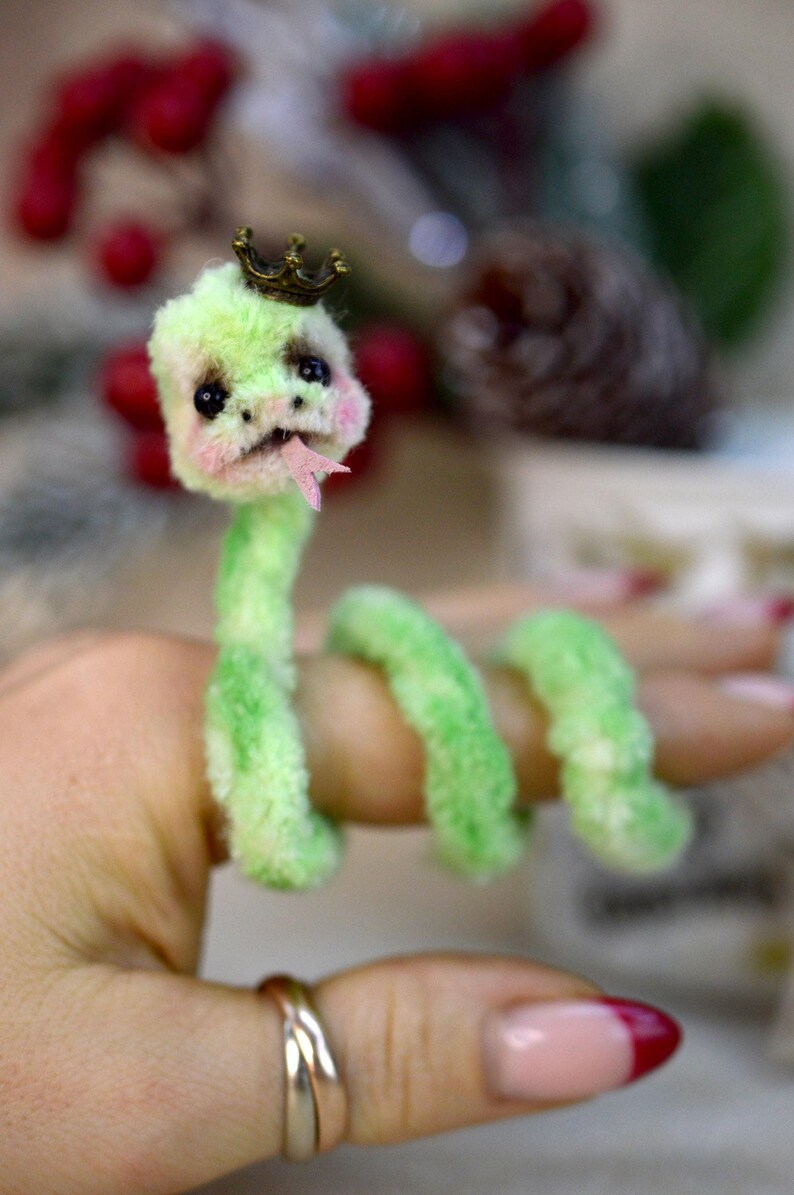 Miniature Pipe Cleaner Snake Video Tutorial - Let's Make Snake using Pipe Cleaners - Pipe Cleaner Snake DIY Symbol 2025 image 7