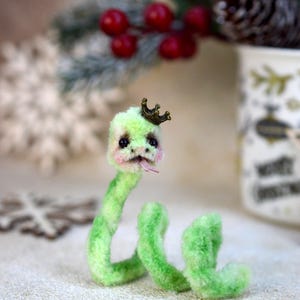 Miniature Pipe Cleaner Snake Video Tutorial - Let's Make Snake using Pipe Cleaners - Pipe Cleaner Snake DIY Symbol 2025 image 9