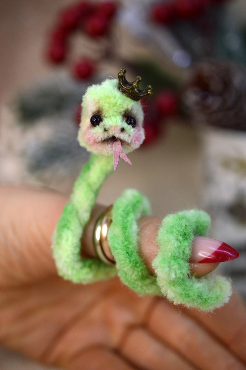 Miniature Pipe Cleaner Snake Video Tutorial - Let's Make Snake using Pipe Cleaners - Pipe Cleaner Snake DIY Symbol 2025 image 6