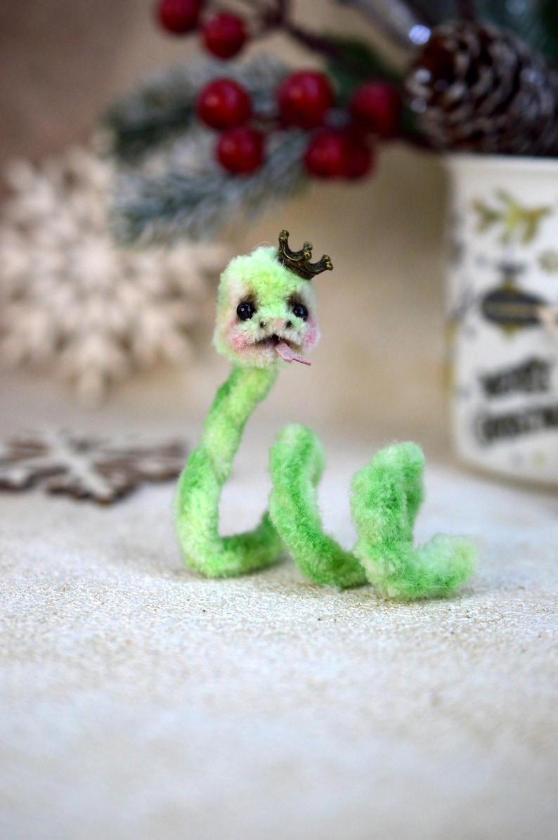 Miniature Pipe Cleaner Snake Video Tutorial - Let's Make Snake using Pipe Cleaners - Pipe Cleaner Snake DIY Symbol 2025 image 4